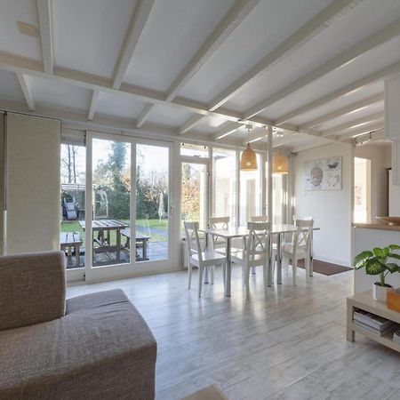 Stylish Bungalow With A Large Garden Sint Maartensvlotbrug Экстерьер фото