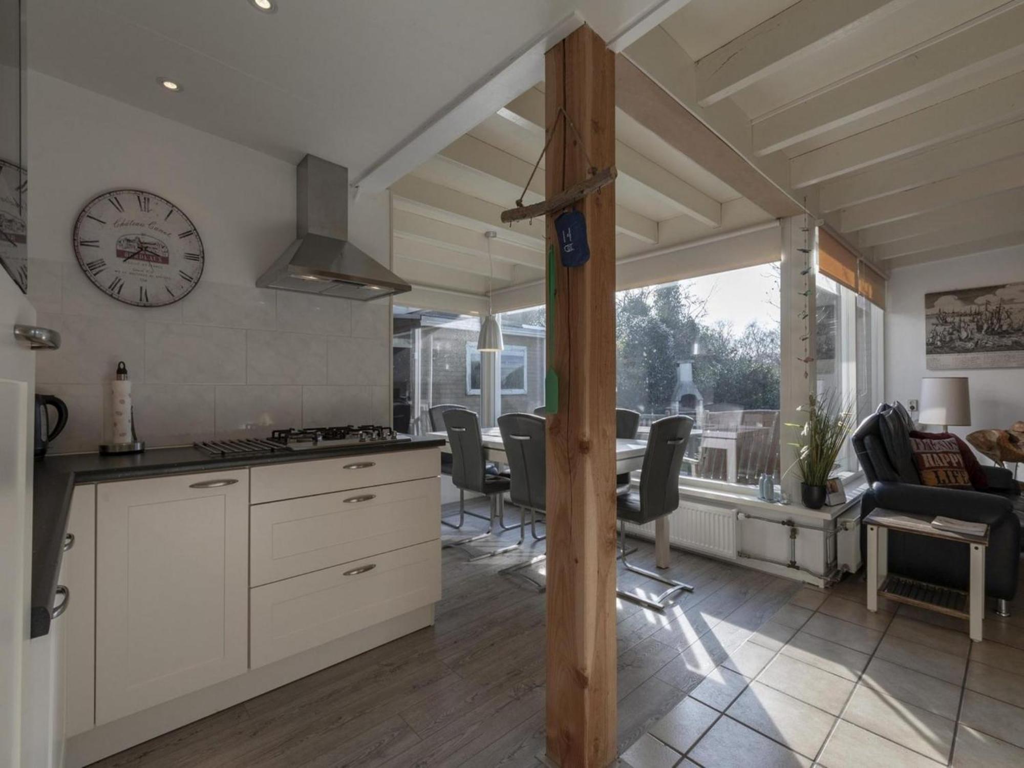 Stylish Bungalow With A Large Garden Sint Maartensvlotbrug Экстерьер фото