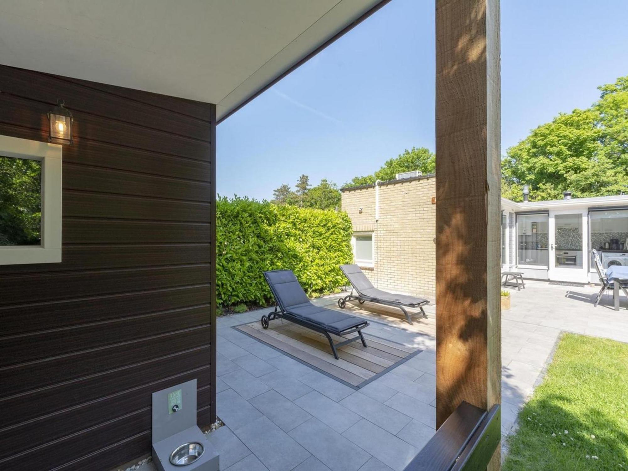 Stylish Bungalow With A Large Garden Sint Maartensvlotbrug Экстерьер фото