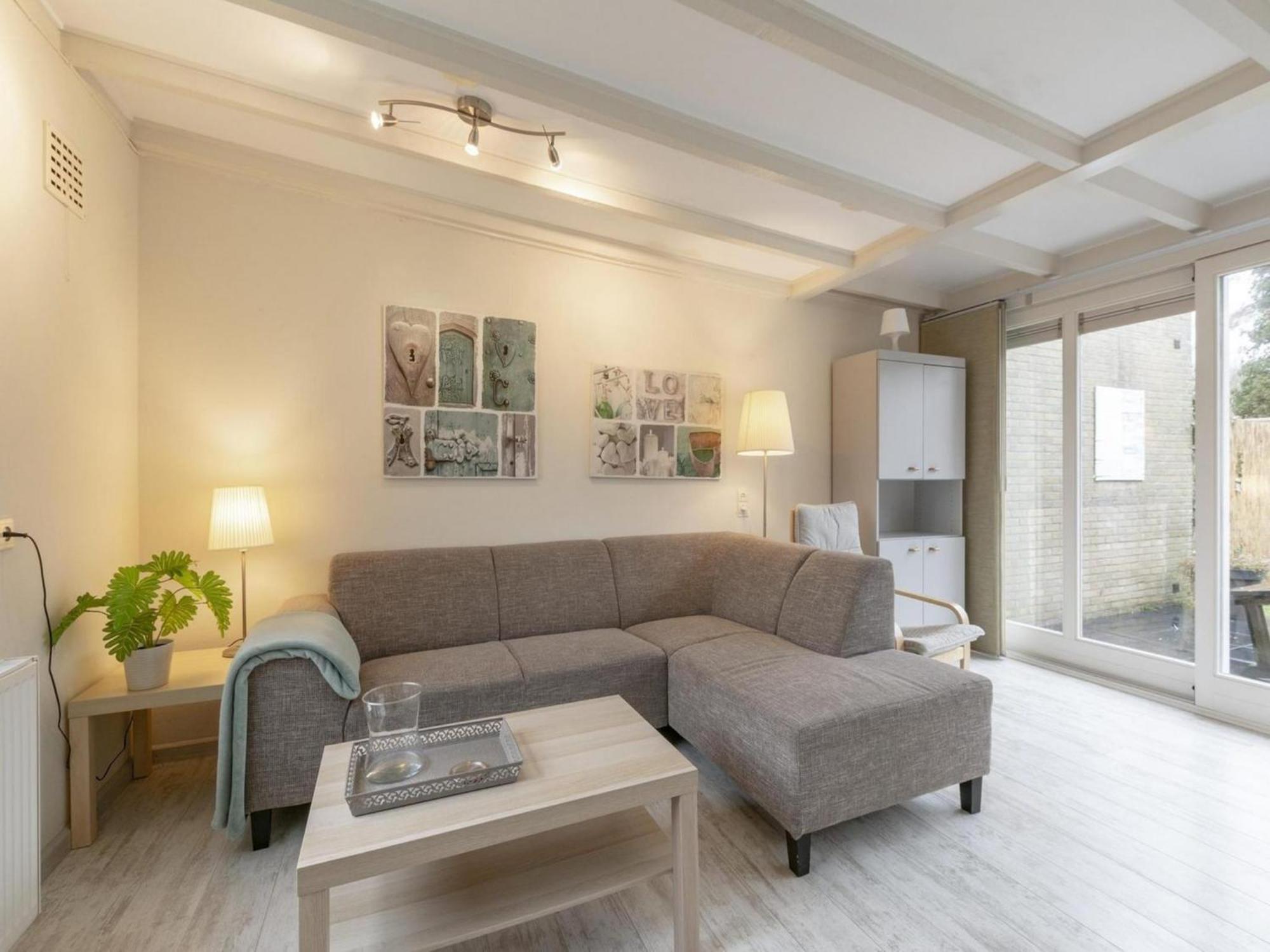 Stylish Bungalow With A Large Garden Sint Maartensvlotbrug Экстерьер фото